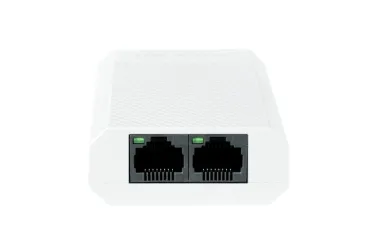 Repetor PoE Hikvision DS-3E0503DP-E/R: 1 × Gigabit PoE IN port si 2 × Gigabit PoE OUT port, buget PoE 30W